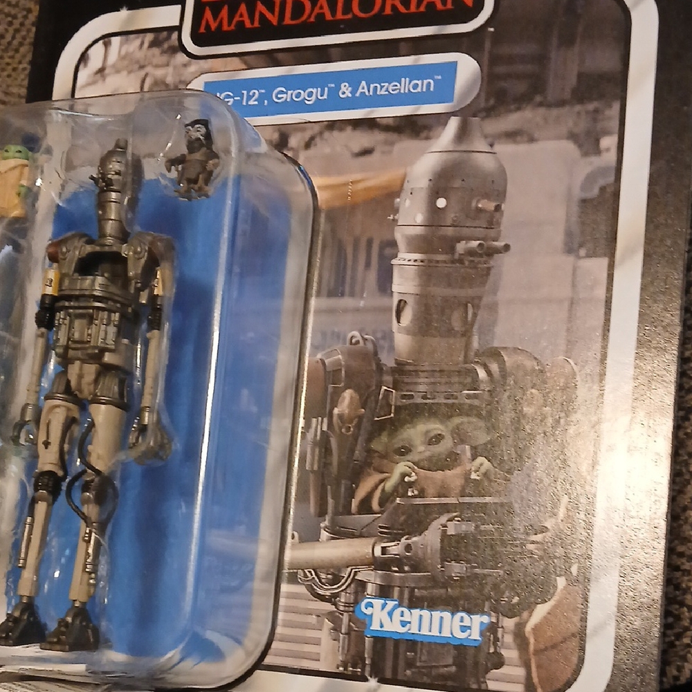 Star Wars IG-12 Action Figure Kenner With Grogu And Anzellan. From MANDALORIAN - Picture 2 of 9